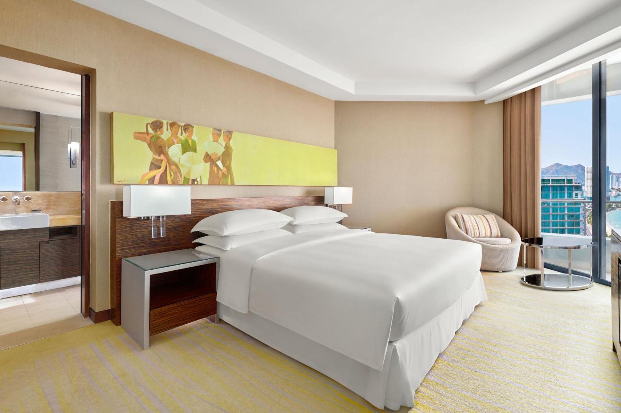 होटल Sheraton & 5*